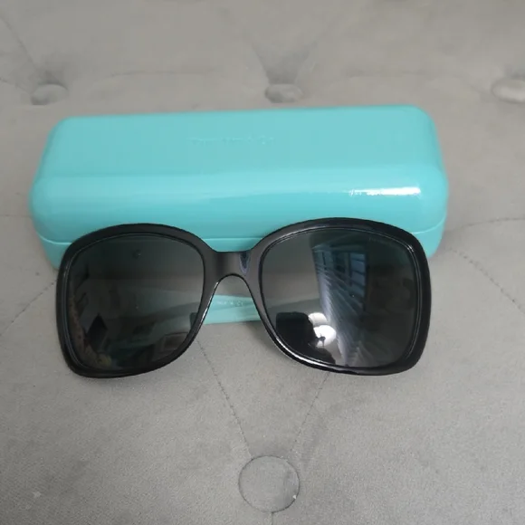 Tiffany & Co Black Sunglasses Modern Accessories - Picture 1 of 8